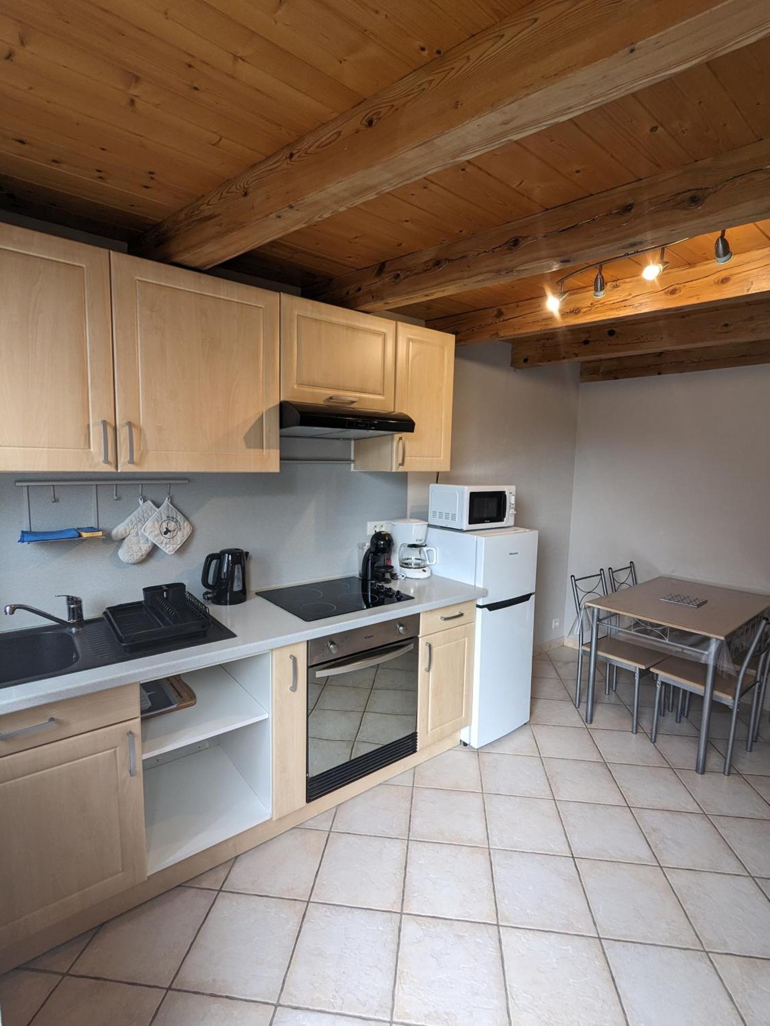 Petite maison de village située entre lacs, cascades et montagnes Virieu-le-Grand Exterior foto